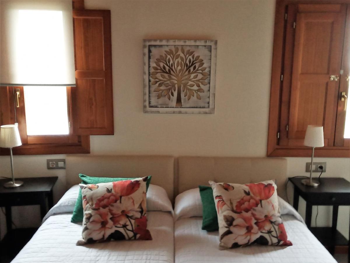Muralleta Hotel Ribarroja del Turia